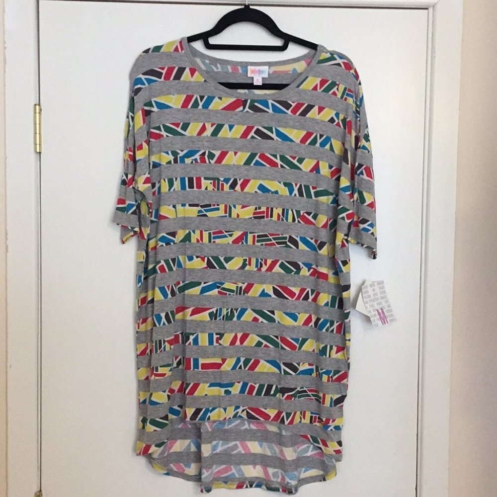 M LuLaRoe Irma Top B05 1776